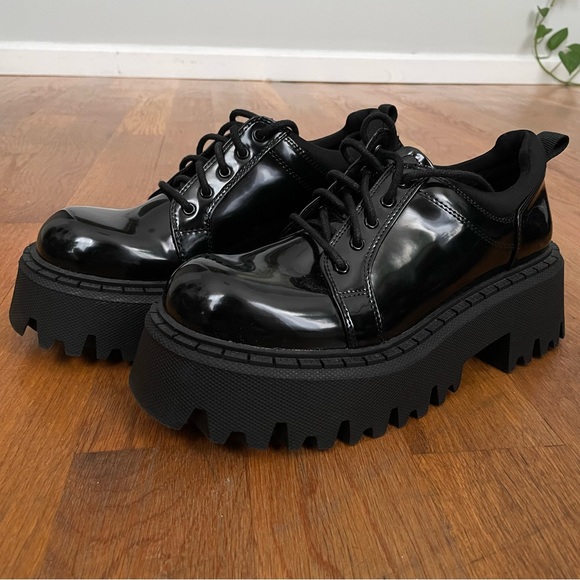 Black Lug Sole Oxfords - 38 - Picture 1 of 6